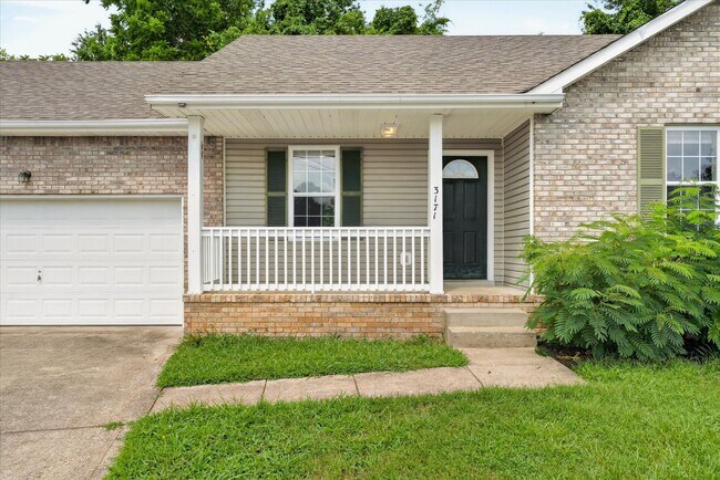 Building Photo - Three Bedroom in Sango!