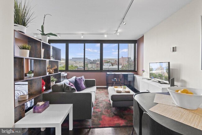 Foto del edificio - 2030 F St NW