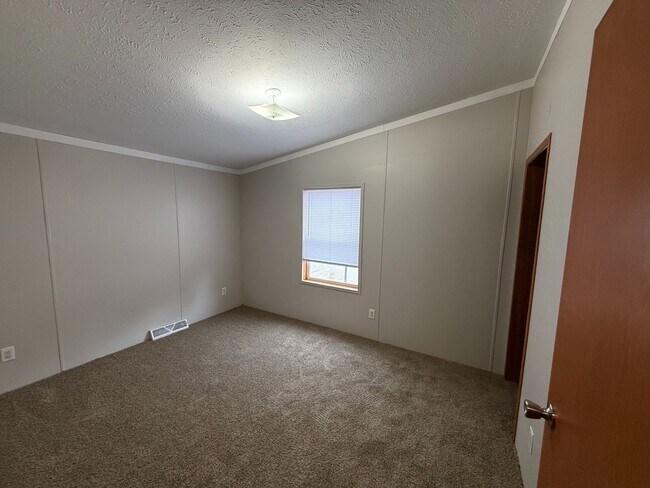 Building Photo - 260 Timber Ln