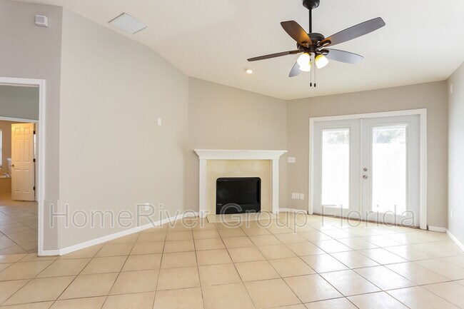 Foto del edificio - 12542 Ayrshire St E