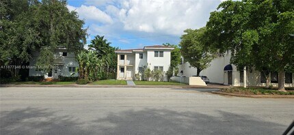 Building Photo - 3915 Ponce de Leon