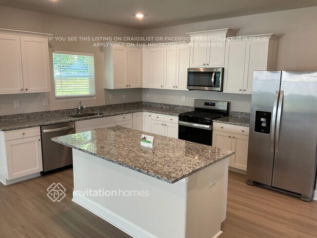 Foto del edificio - 102 Wilderness Ct