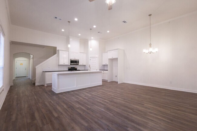 Foto del edificio - Brand New Townhome for Lease Available 12/...