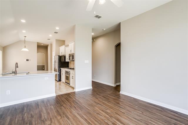 Foto del edificio - 2692 Lake Ridge Dr