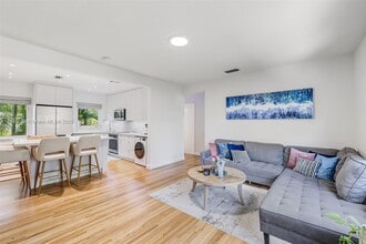 Building Photo - 7635 SW 56th Ave