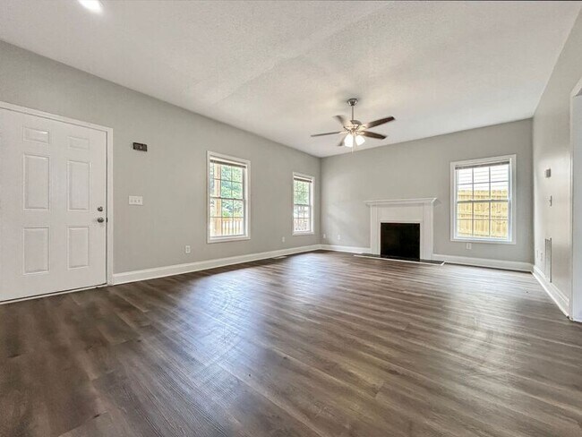 Foto del edificio - 814 Woods Dr NW