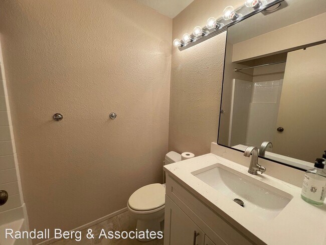Foto del edificio - 2 br, 1 bath House - 4800 Fauntleroy Way S...