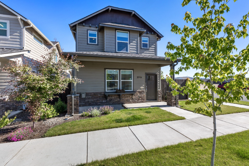 Primary Photo - 2523 NW Spruce Pl