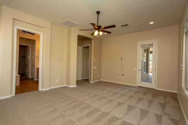 Building Photo - 5610 W Desperado Way