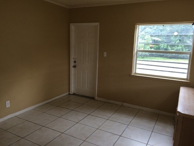 Foto del edificio - 721 SW 2nd Ct