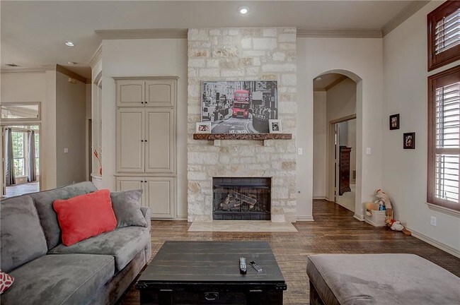 Building Photo - 5313 Sandalwood Dr