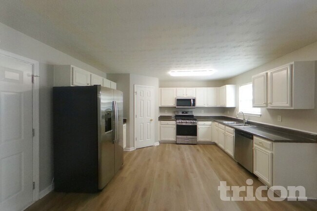 Foto del edificio - 523 Andrews Dr