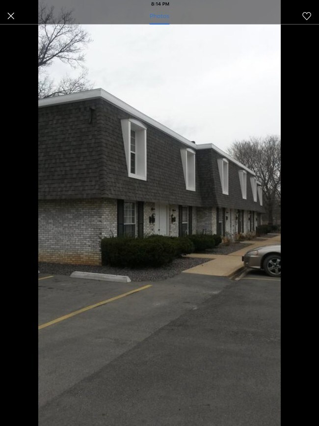 Building Photo - 403 N Carleton St