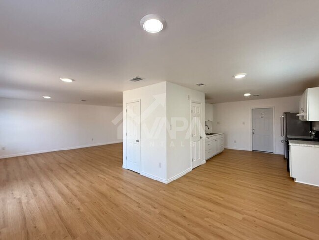 Building Photo - 2731 Candle Ridge Dr