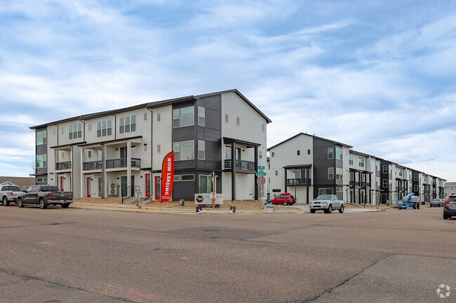 Building Photo - The Landings at Gateway