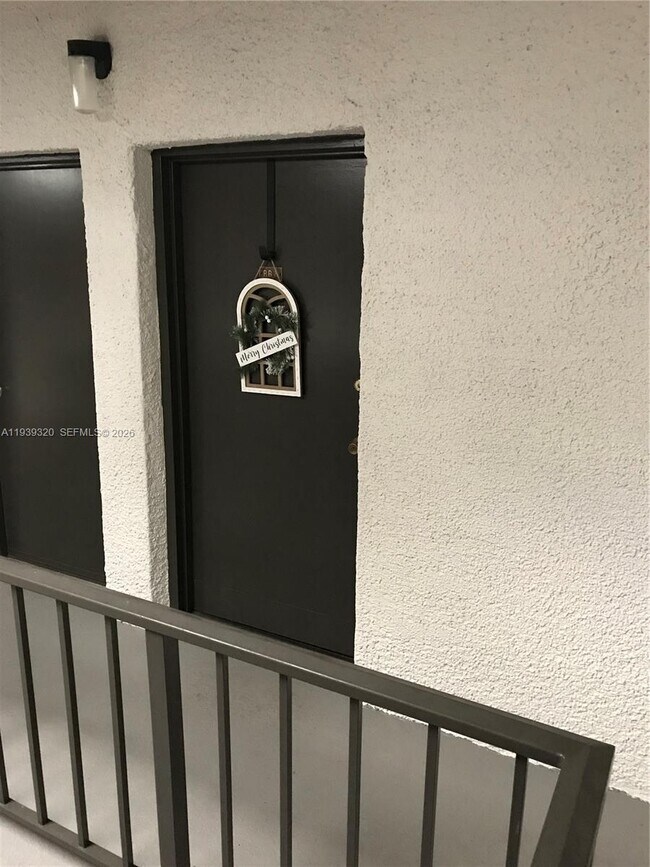 Foto del edificio - 10353 N Kendall Dr