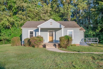 Building Photo - 4801 Wild Rose Ln