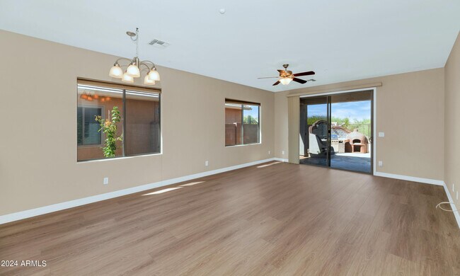 Building Photo - 40320 N Bell Meadow Trail