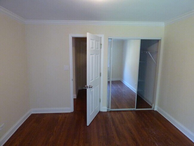 Foto del edificio - 6037 N Rockwell St