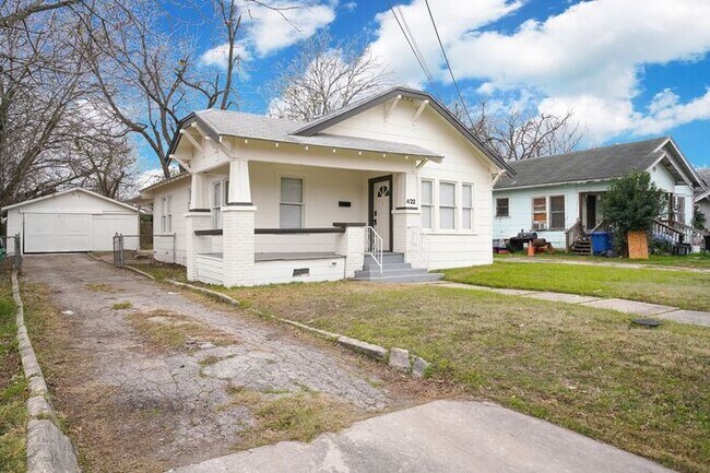 Foto del edificio - 422 Canton