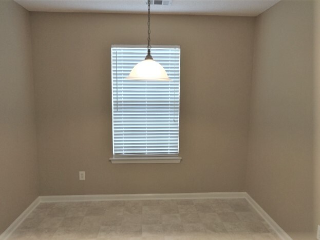Building Photo - 47 Willow Lakes Dr