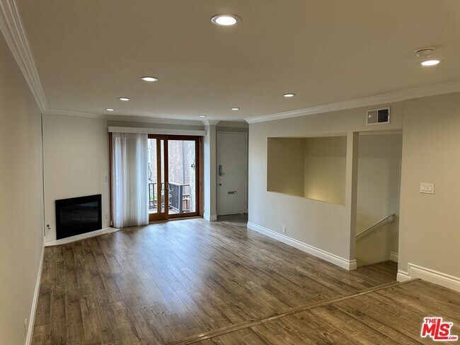 Foto del edificio - 4368 W 8th St