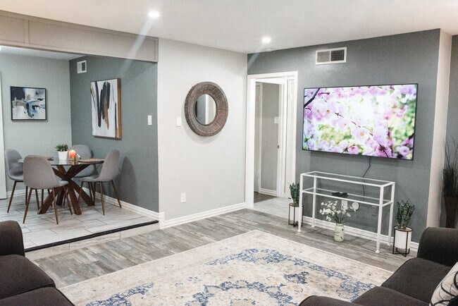 Foto del edificio - 10216 Regal Oaks Dr