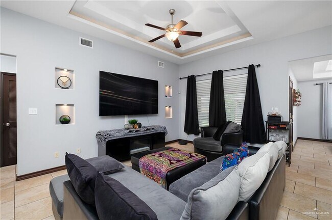 Foto del edificio - 13 Yellow Stone St