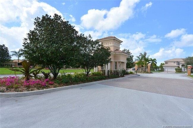 Building Photo - 1423 SE Legacy Cove Cir