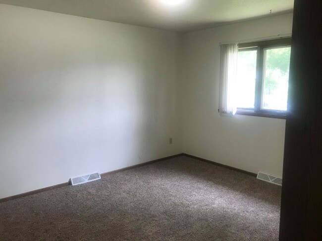 Building Photo - Moorhead Single Family Homes