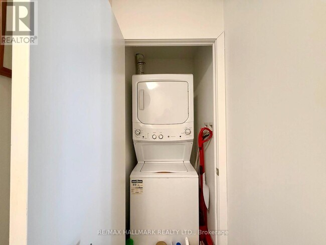 Photo du bâtiment - 630 Greenwood Ave