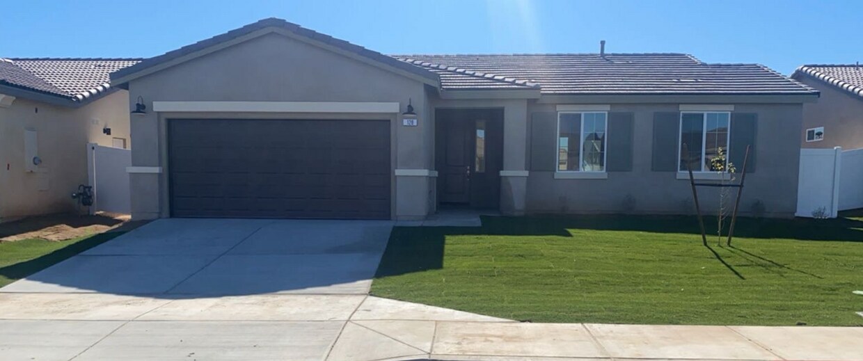 Foto principal - Brawley 3 Bedroom 2 Bath Available for Rent