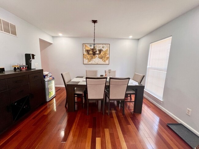 Foto del edificio - 1154 Spring Orchard Dr