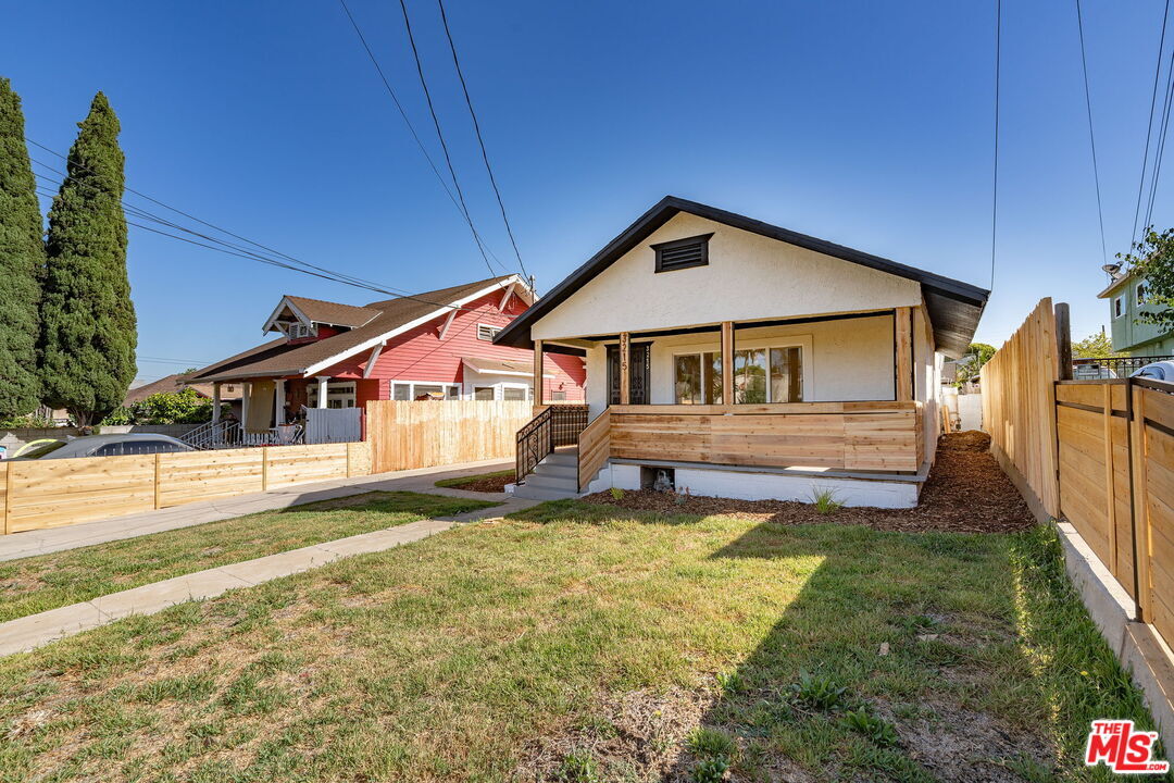 Foto principal - 3215 Winter St