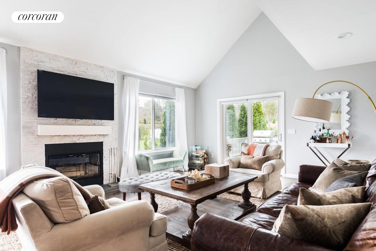 Foto principal - 122 Longview Rd