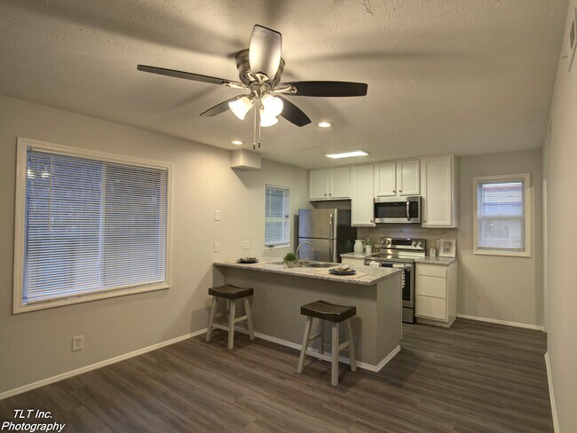 Kitchen - 4423 N 60th Ave
