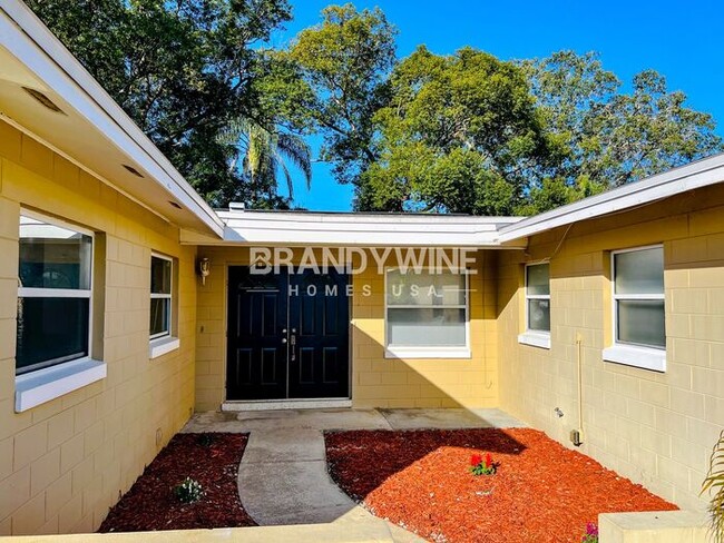 Building Photo - Charming 3BR with Fenced yard in Kingswood...