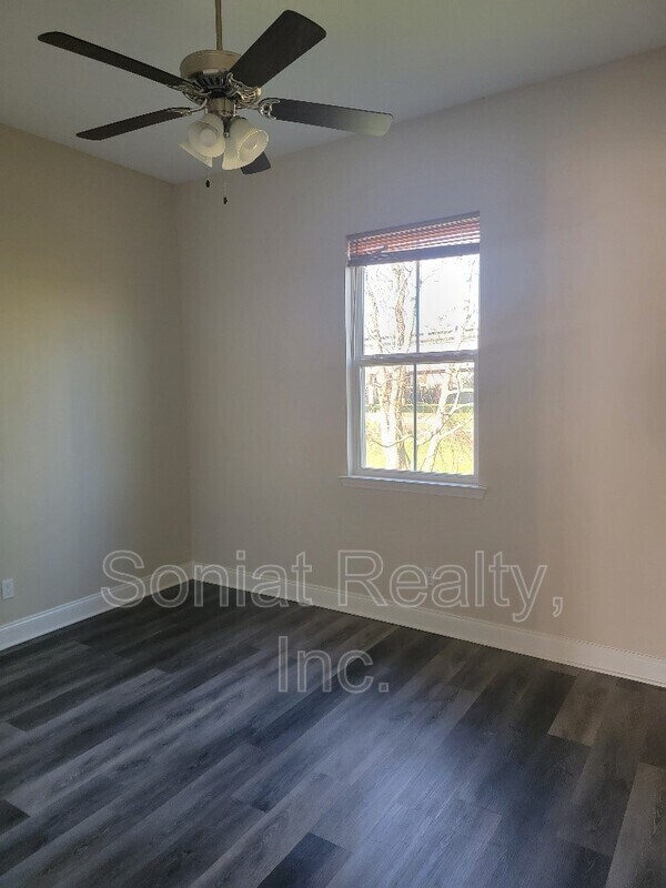 Foto del edificio - 1439 Shirley Dr