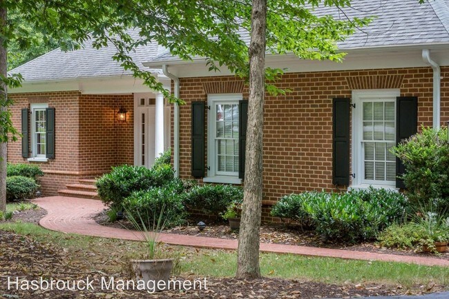 Building Photo - 5 br, 4.5 bath House - 2206 Piper Way