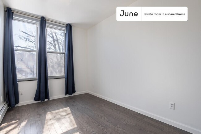 Foto del edificio - Room in Shared 4 bed/2 bath home