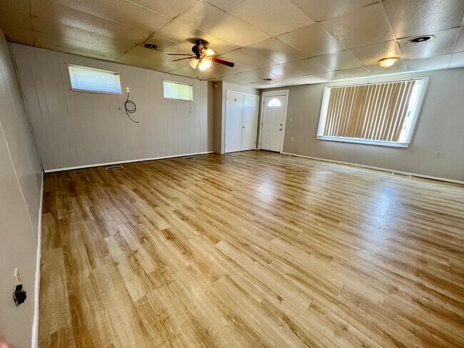 Building Photo - 635 3rd Ave