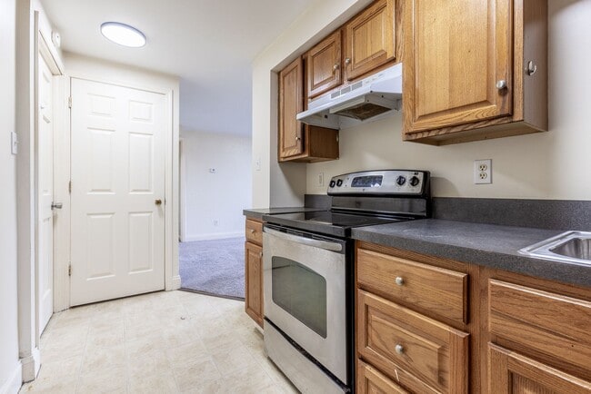 Building Photo - 182 W Warrington Ave