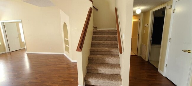 Foto del edificio - 2411 Berkshire Ct