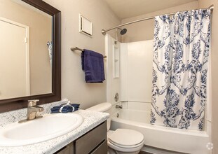 1BR, 1BA - 634SF DESIGNER  Bathroom - Acadia on the Lake