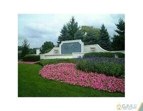 Building Photo - 1725 Waterford Dr