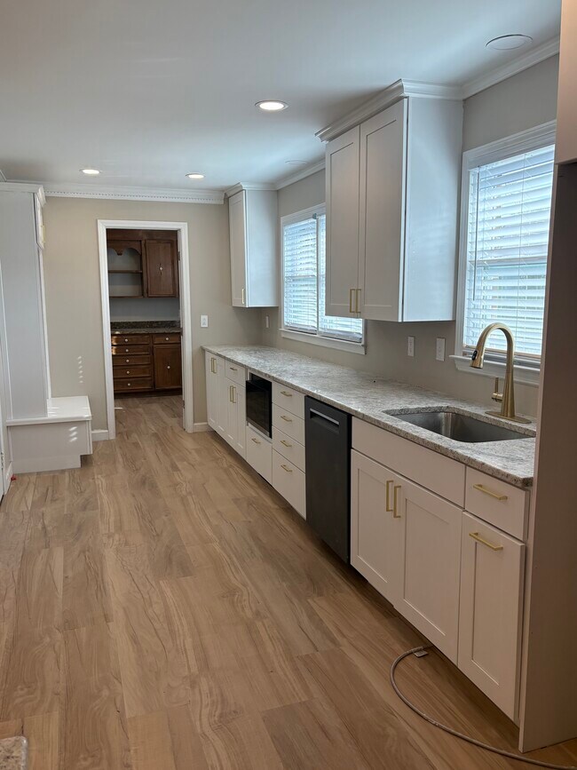 Cocina - 304 S Almond Dr