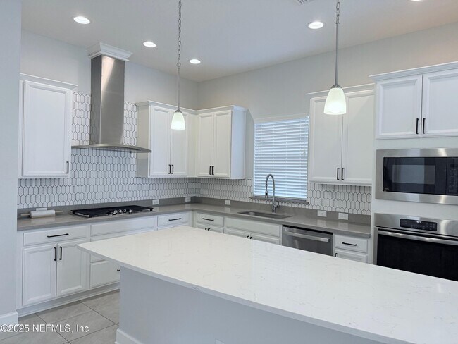 Building Photo - 164 Dalton Cir