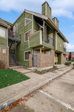 Building Photo - 9823 Walnut St