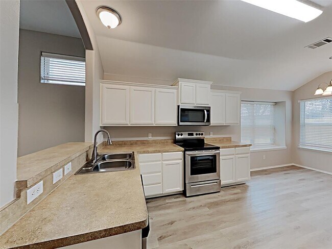 Building Photo - 5712 Parkview Hills Ln