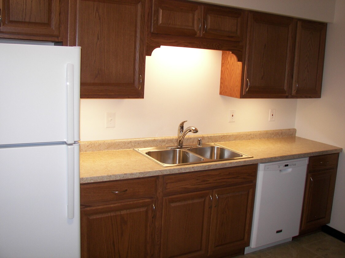 Primary Photo - 3501 N 99th St